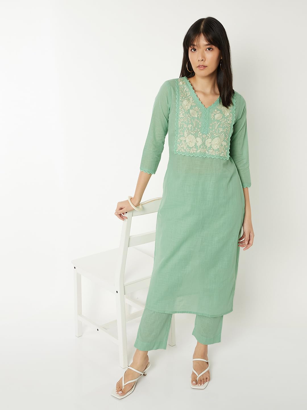 Max Women Embroidered Straight Kurta Set (Green_S)