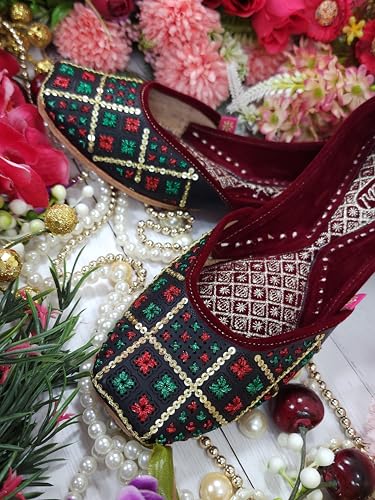 Fulkari Women Black Fantasy Gold Multi Casual Genuine Soft Leather Jutis | Bite and Pinch Free Juttis | Punjabi Jutti | Girl's Office Flat Ladies Mojari | dailywear Ethnic Juti | 38