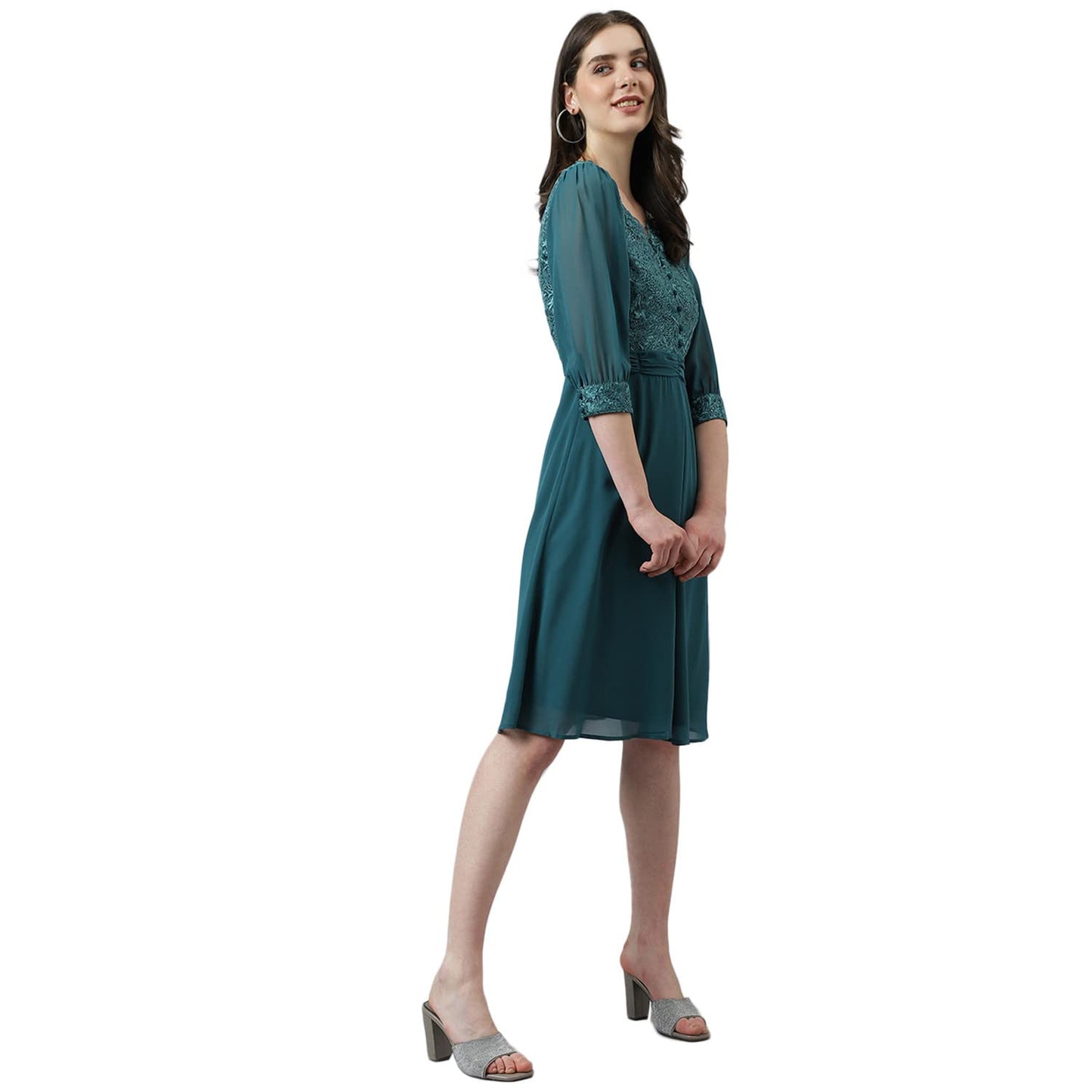 Latin Quarters Women Green Lace Knee Length Dress