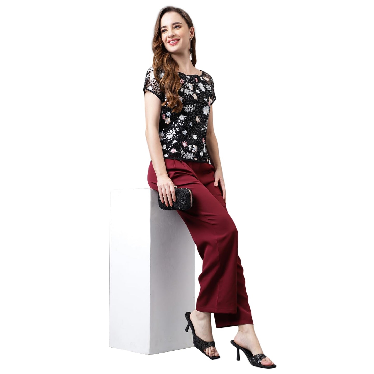 Latin Quarters Women's Black Cap Sleeve Solid Blouse_L