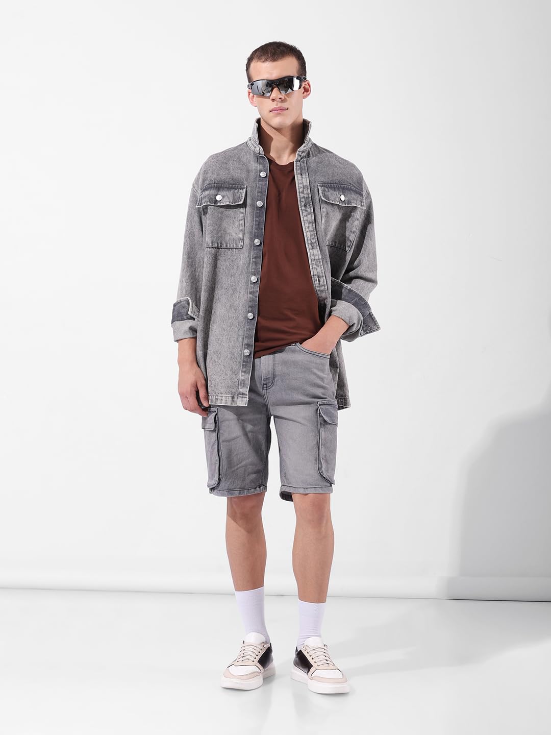 The Indian Garage Co Men Relaxed Fit Printed Mid Rise Denim Shorts (Grey_32)