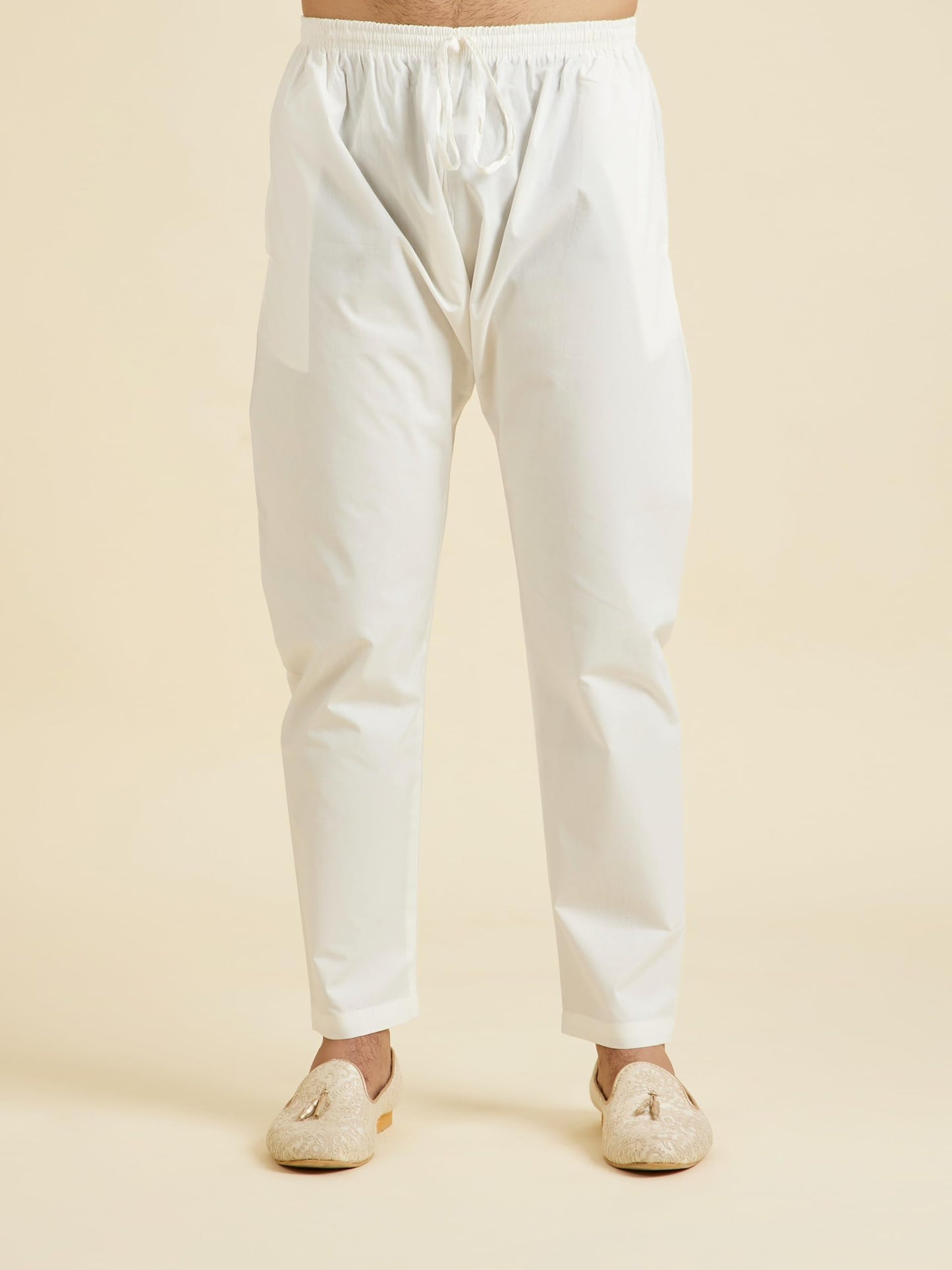 Manyavar Men's Cotton Blend Circular Bandhani Prints Kurta Pyjama Set (2pcs)