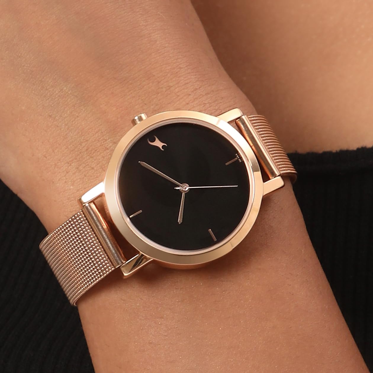 Fastrack Analog Black Dial Women's Casual Watch