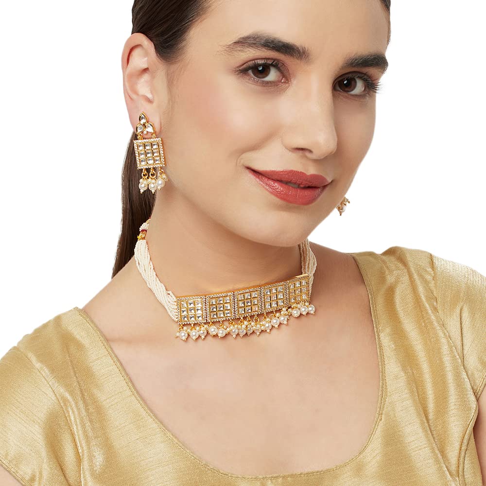 VOYLLA Kundan Studded Shiny Necklace Set