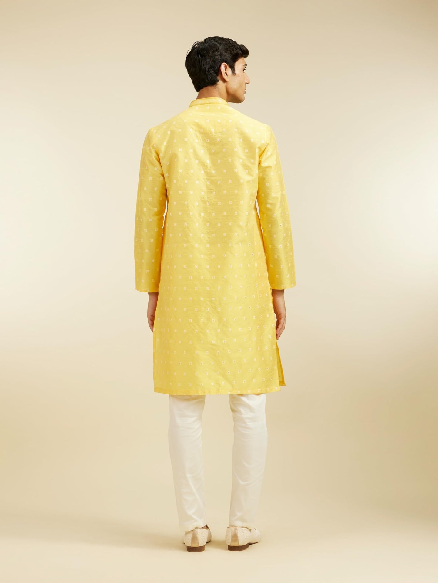 DIWAS BY MANYAVAR Men's Art Silk Jacquard Weave Kurta (Yellow,XL)