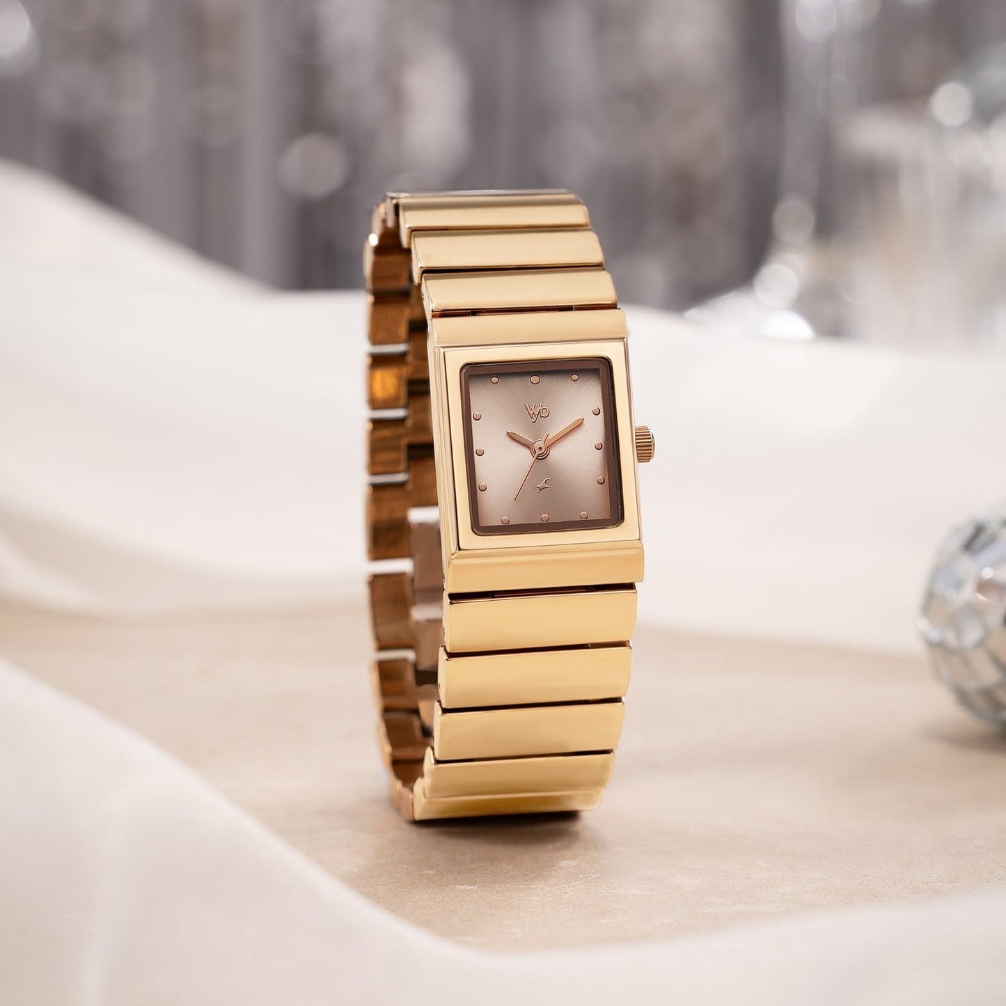 Fastrack Vyb Successor Quartz Analog Rose Gold Dial Rose Gold Alloy Strap Watch for Women - FV60110WM01