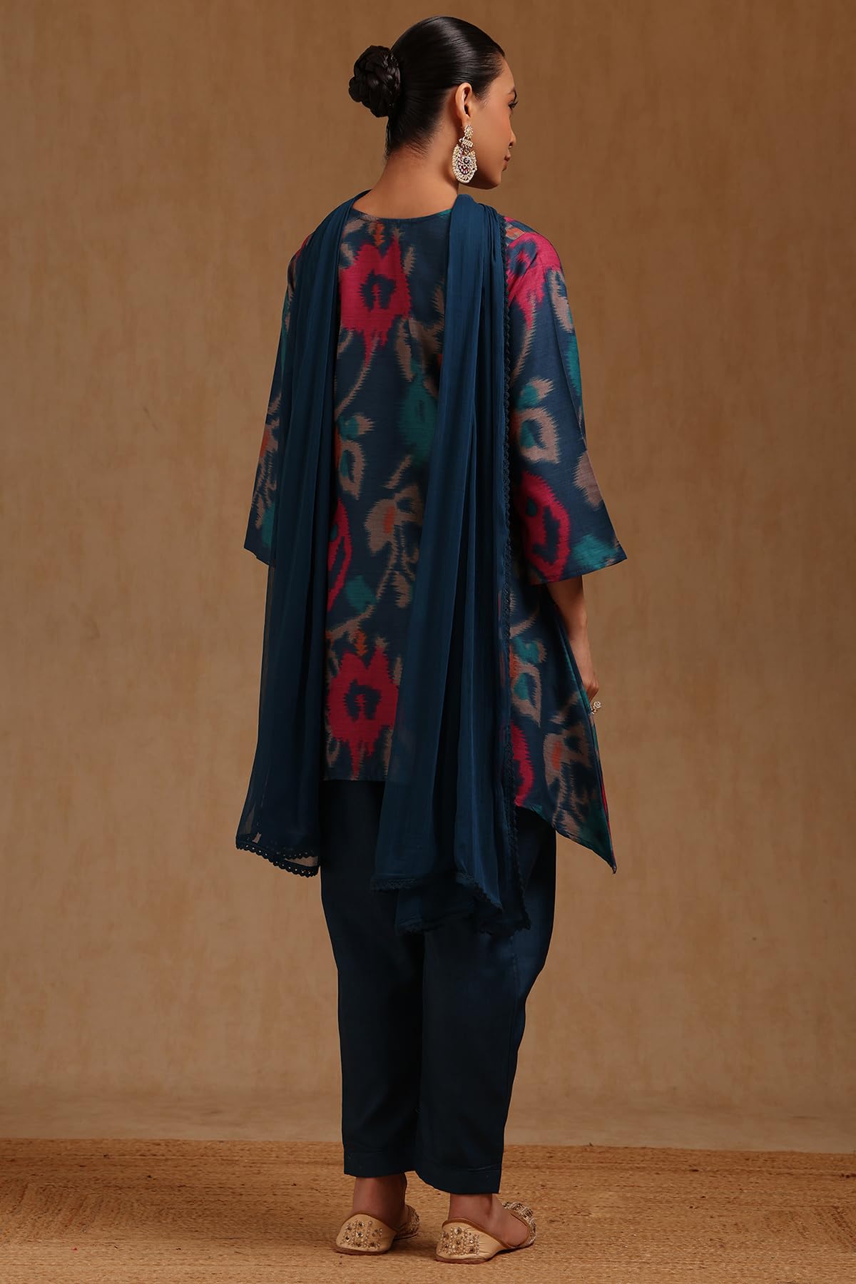 Soch Womens Blue Linen Ikat Print Suit Set With Mirror