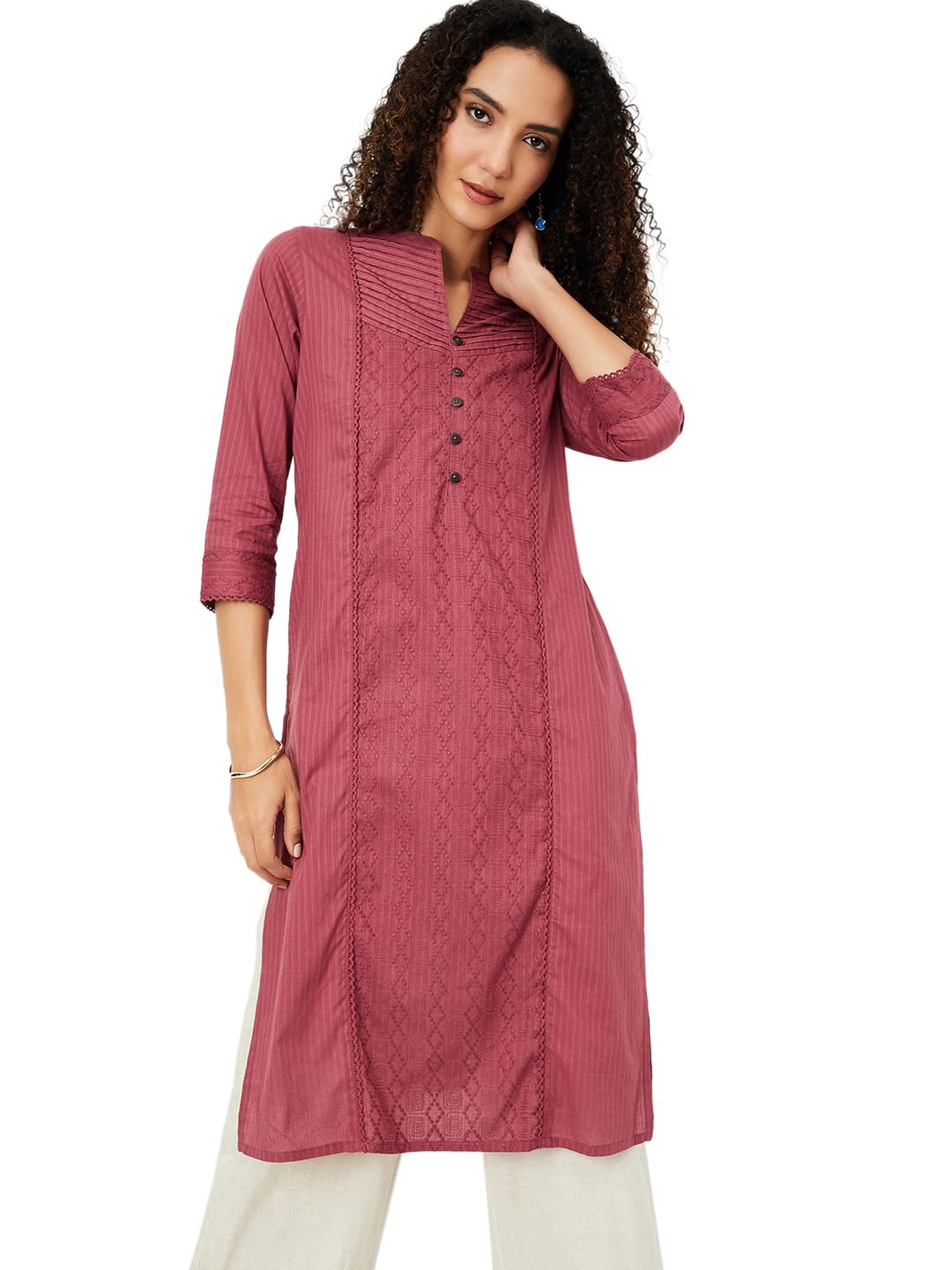 Max Women's Cotton Blend Solid Regular Kurta