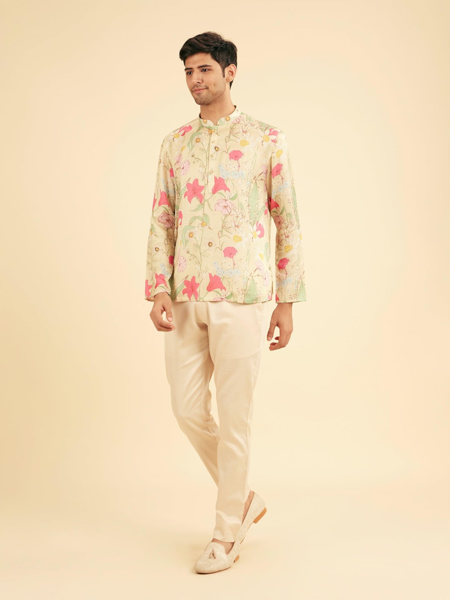 Manyavar Men's Satin Spring Floral Printed Short Kurta (Pista Green,M)