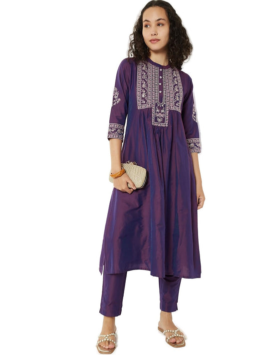 Max Women Embroidered Straight Kurta Set (Purple_L)