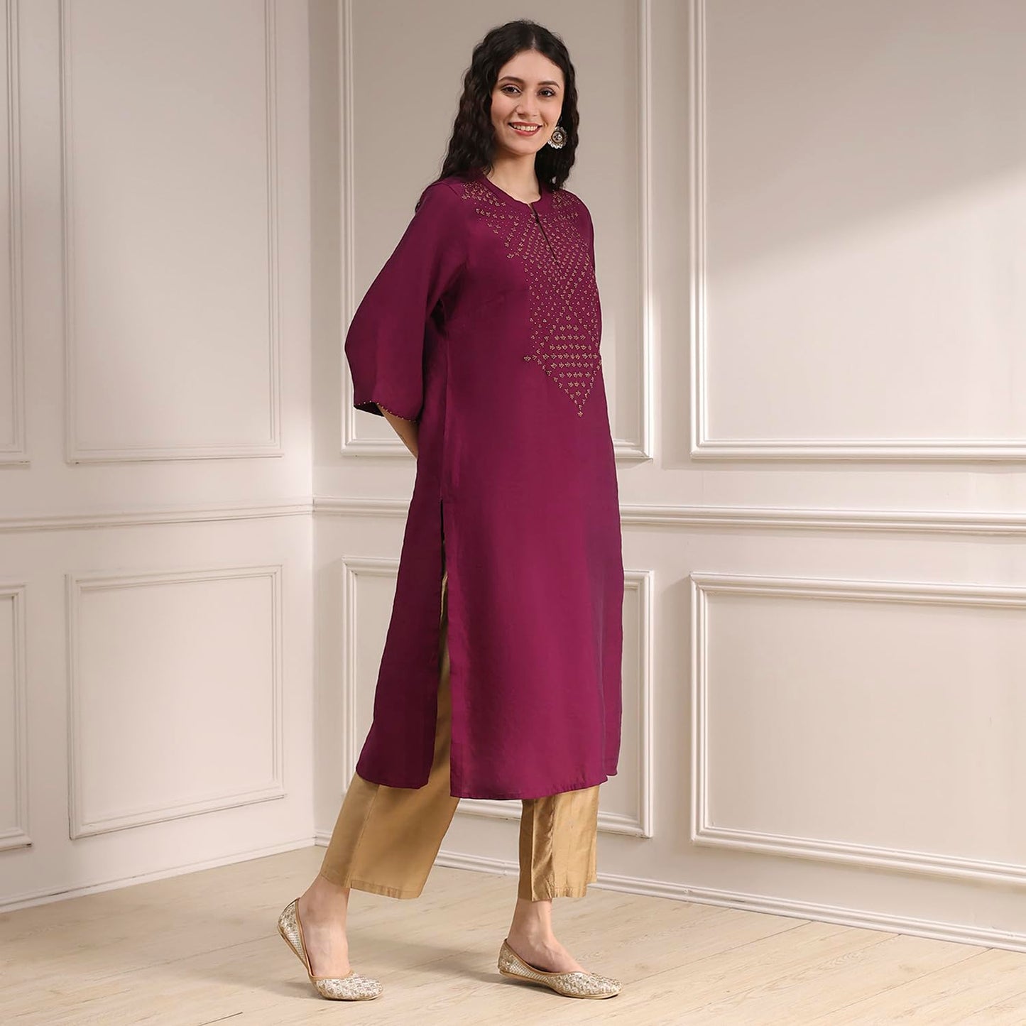 BIBA Women's Rayon Blend Dyed Straight Kurta