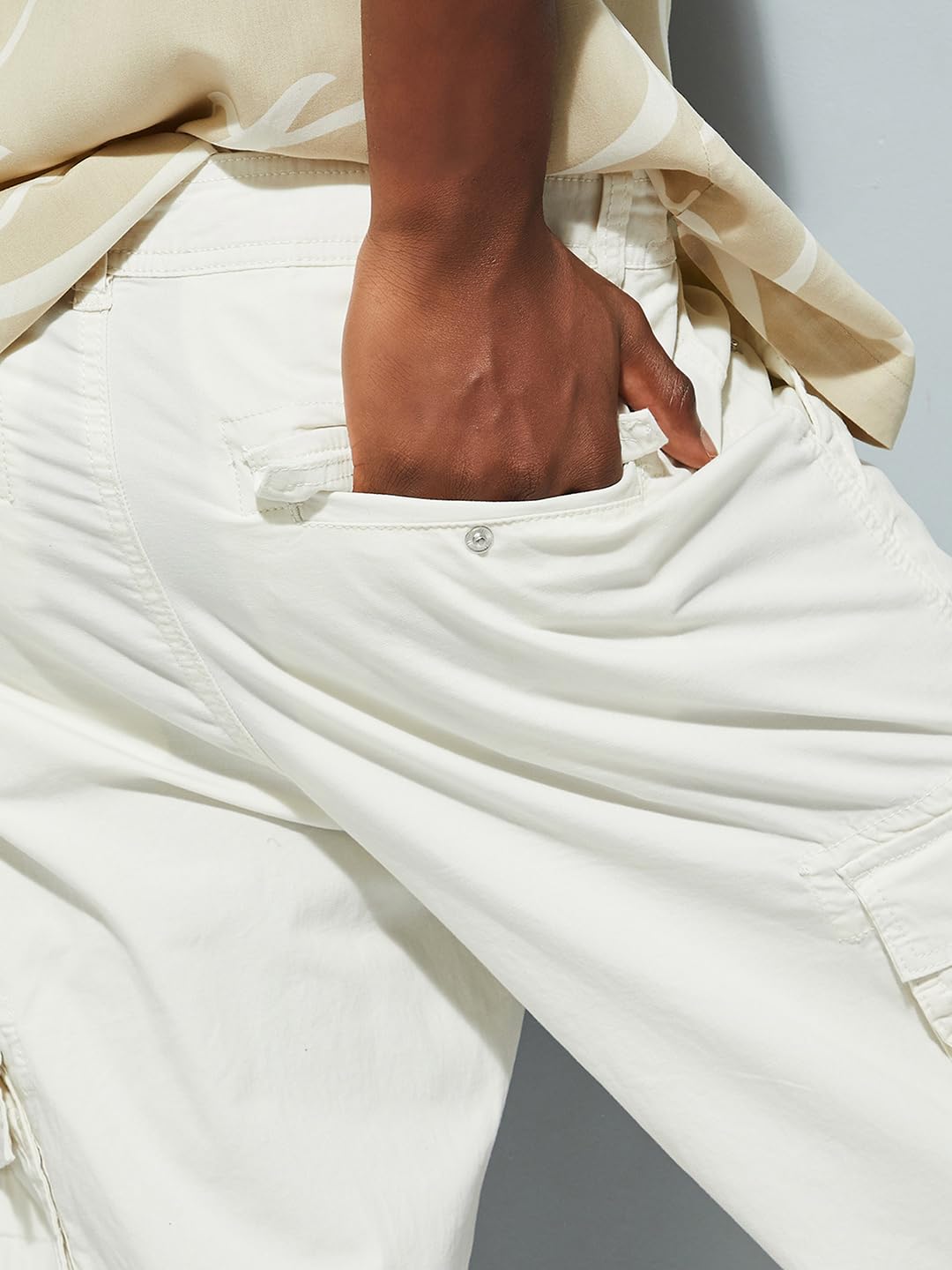 Max Men Mid Rise URB_N Relaxed Fit Parachute Cargo Pants (Off White_34)