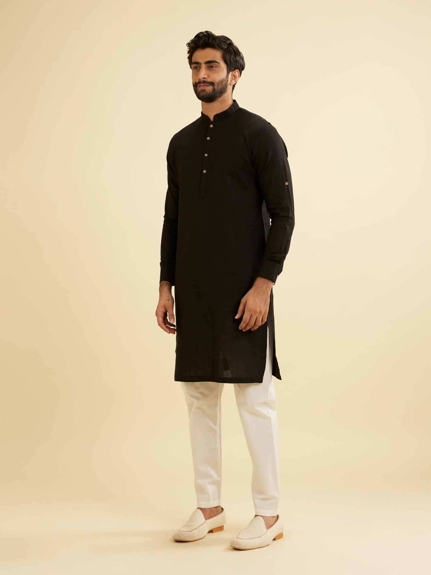 Manyavar Men's Cotton Solid Kurta (Black,L)