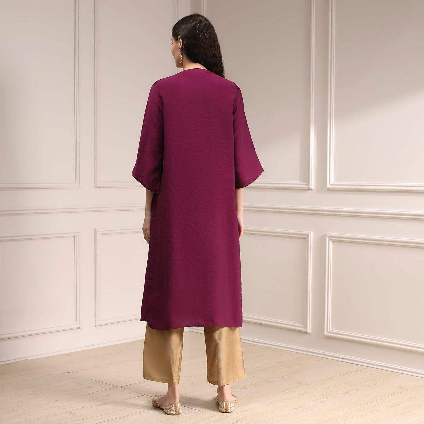 BIBA Women's Rayon Blend Dyed Straight Kurta