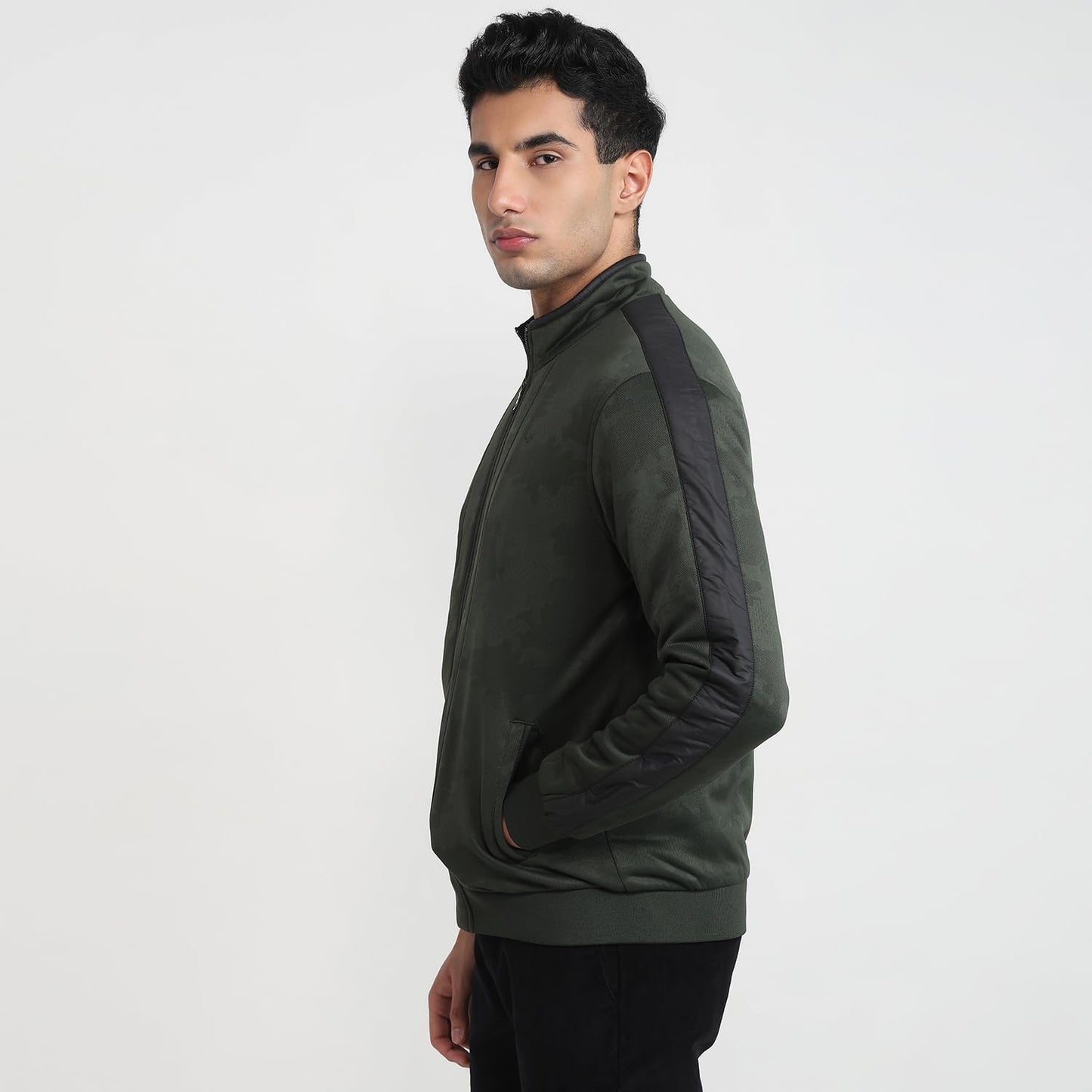 Park Avenue Men Regular Fit Solid Pattern Pure Polyester Turtle Neck Full Sleeve Casual Outer Wear