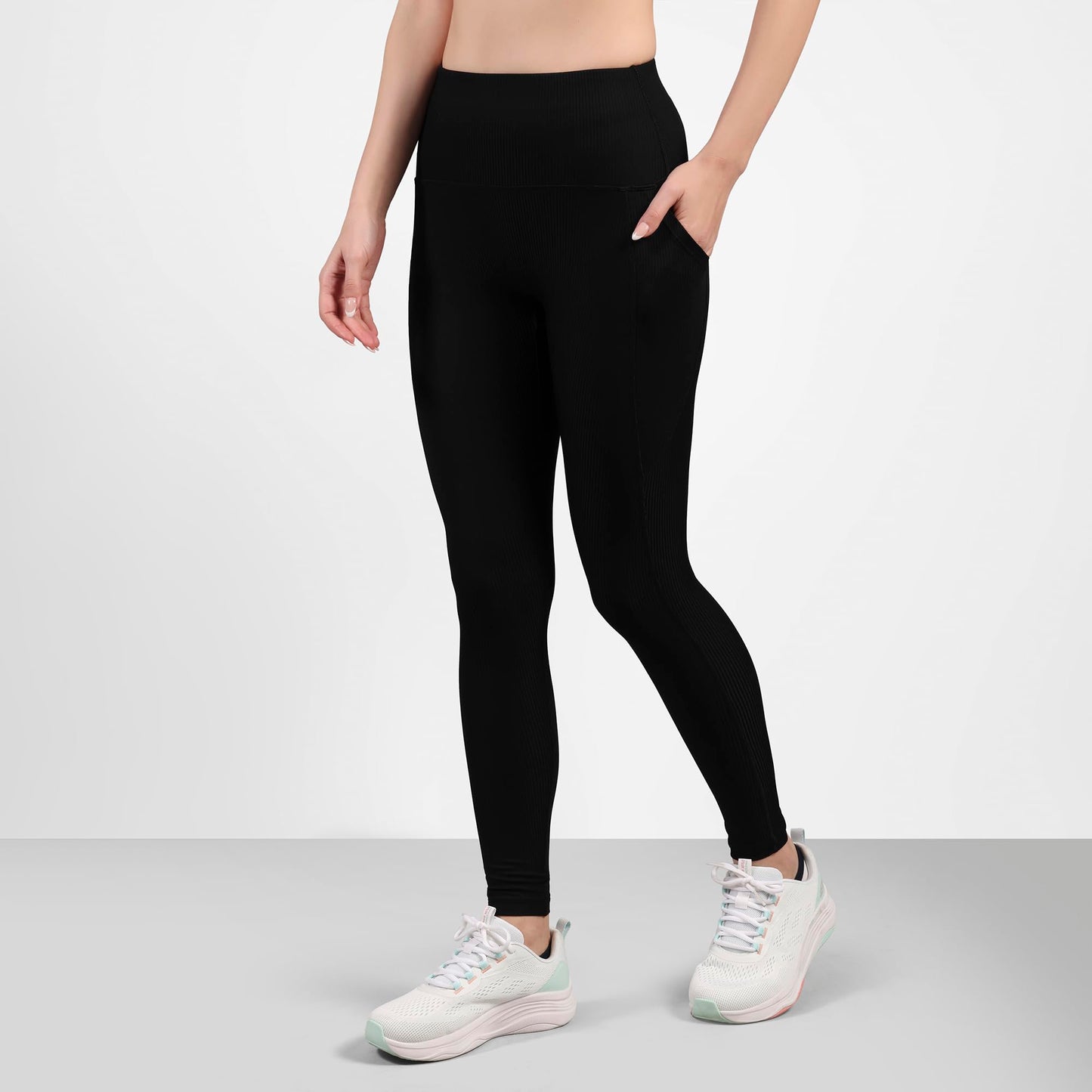 Skechers Women Vertical Pattern Black Leggings