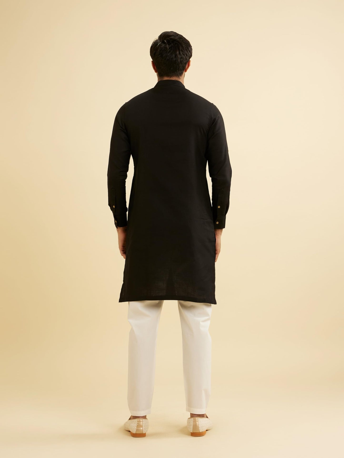 Manyavar Men's Cotton Solid Kurta (Black,L)