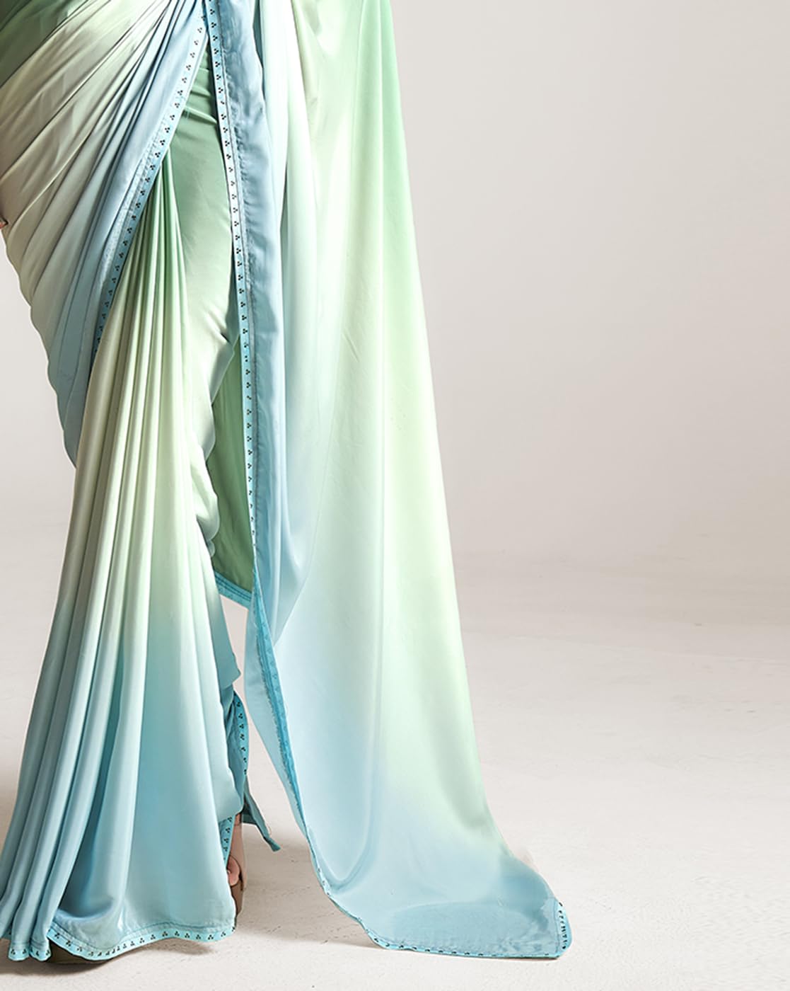 SANSKAR Off White Solid Padding Crepe Embroidered Border Saree