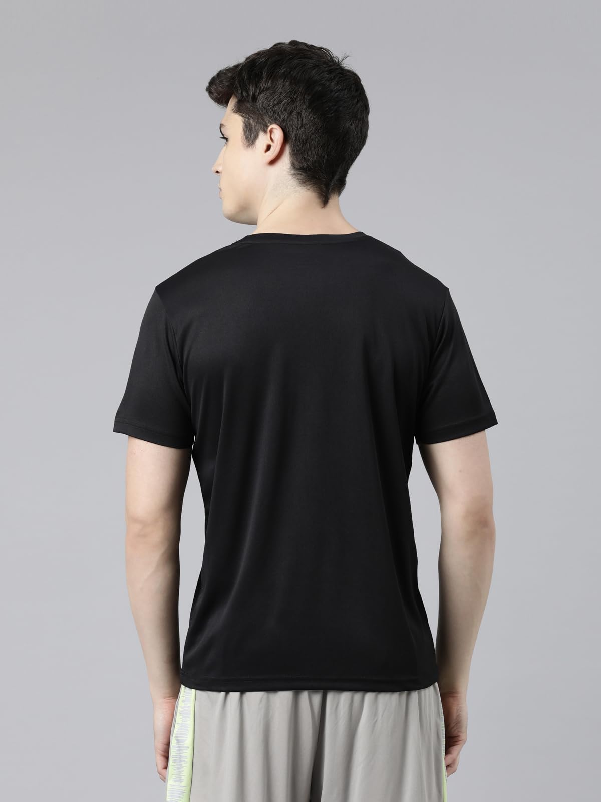 Pepe Jeans Men's Solid Regular Fit T-Shirt (PPTS01_Black