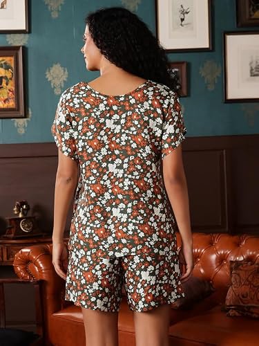Clovia Women's Rayon Printed Top & Shorts Set (LS0768P17_Green_M)