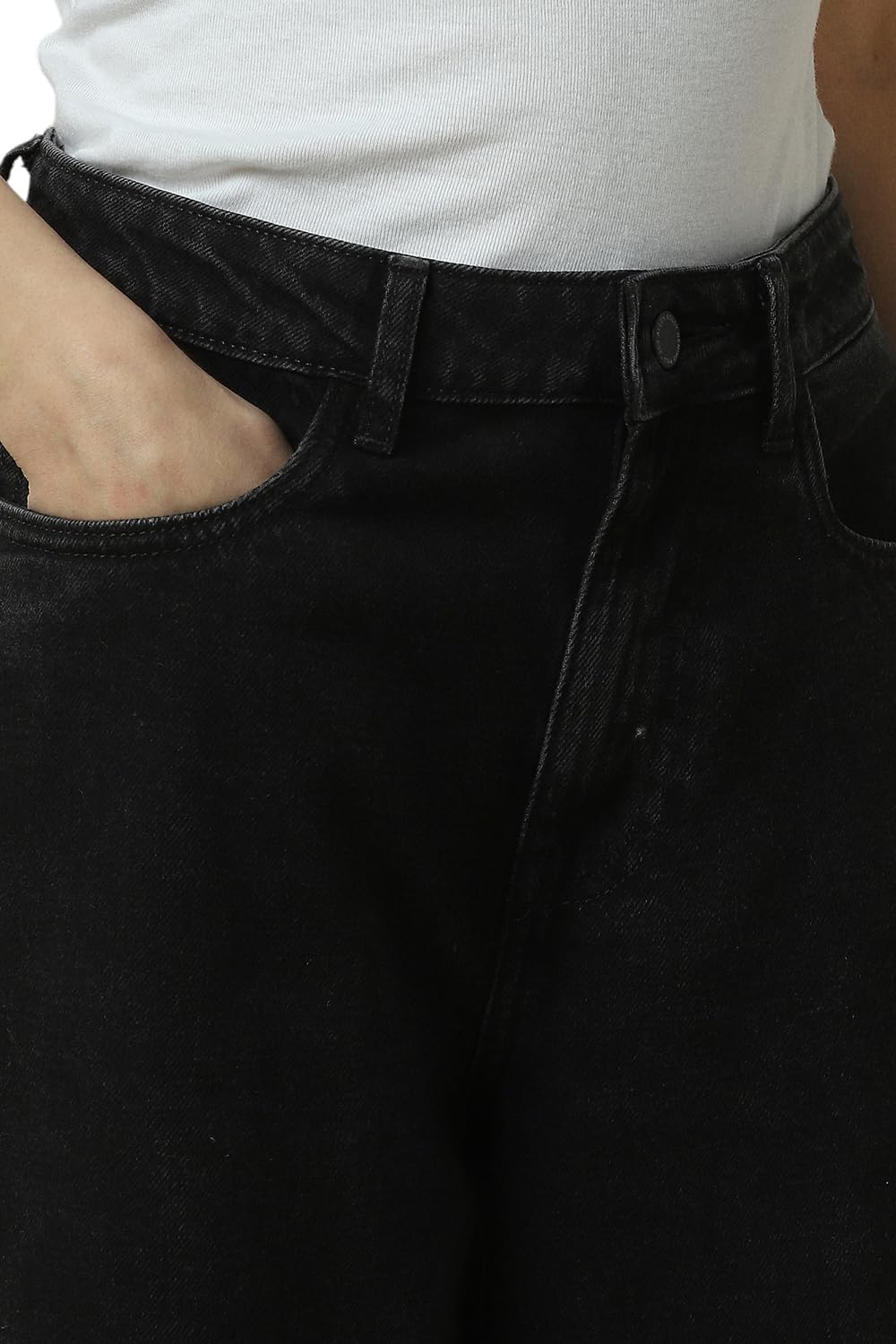 Women Black Regular Fit Light Wash Jeans