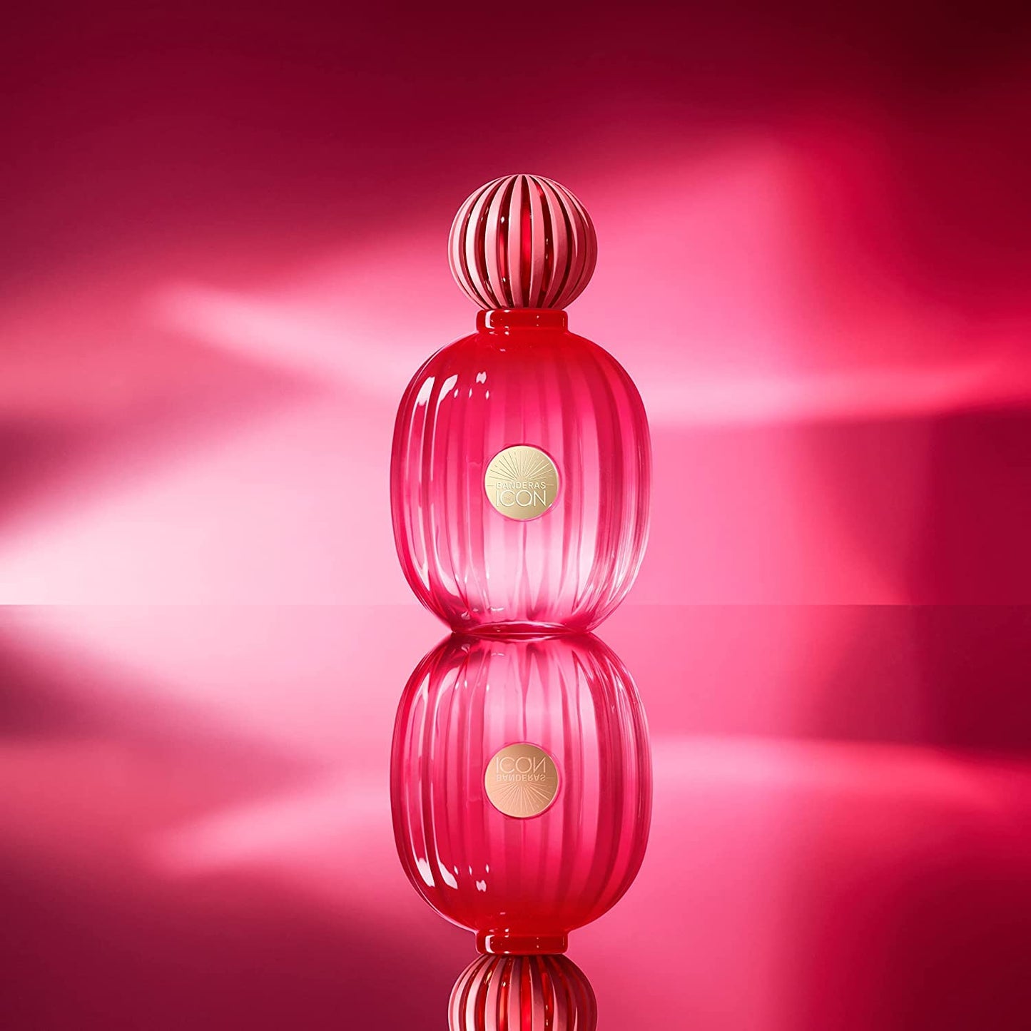 The Icon Woman by Antonio Banderas Eau de Parfum for Women - Long Lasting - Elegant, Refined and Sensual Fragrance - Vanilla, Floral and Fruity Notes - Ideal for Special Occasions - 50ml