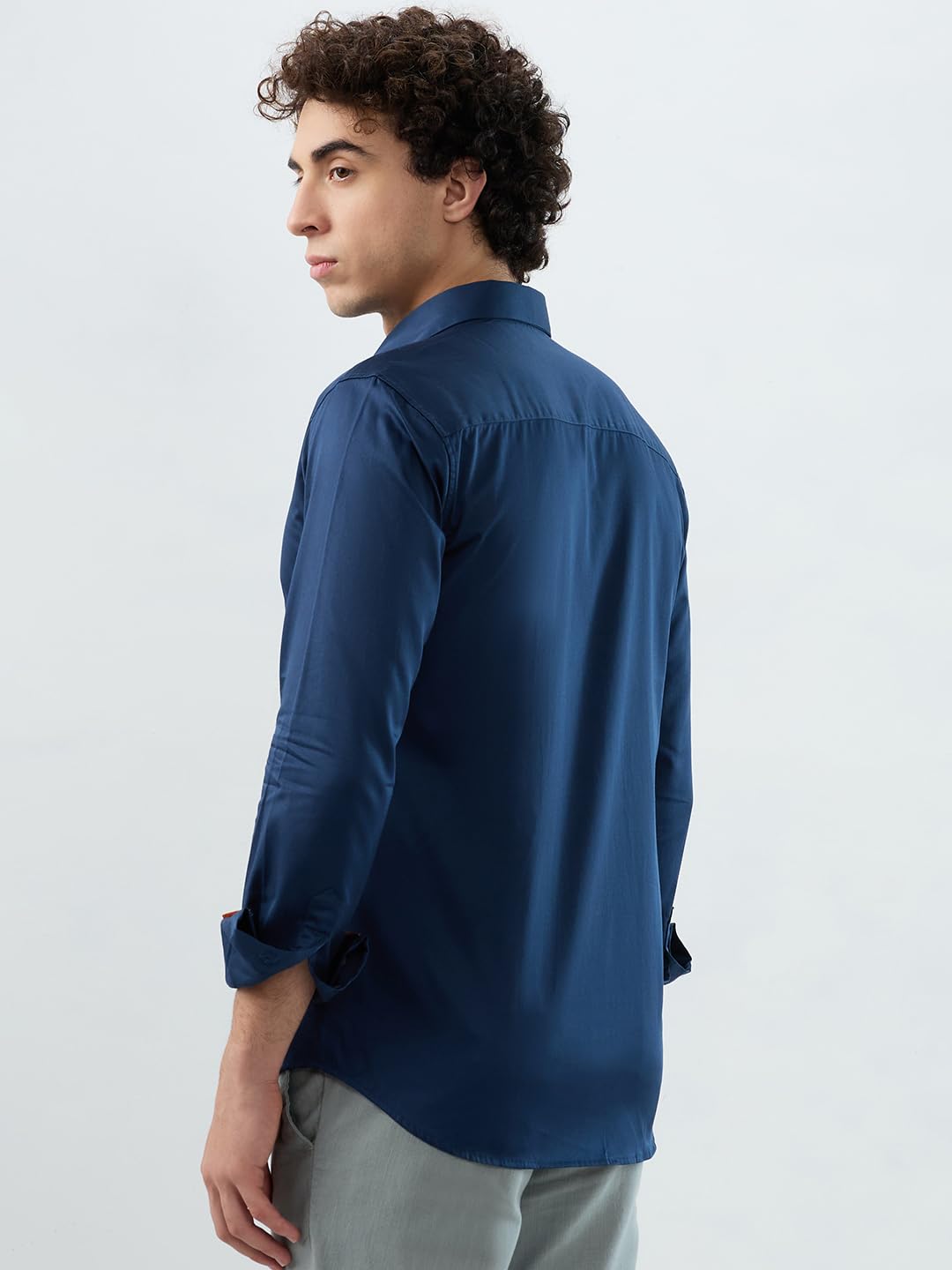 Park Avenue Men Slim Fit Solid Pattern Cotton Lycra Blend Semi Cutaway Collar Full Sleeve Casual Shirt Blue