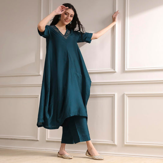 BIBA Women's Rayon Blend Dyed Kurta Set