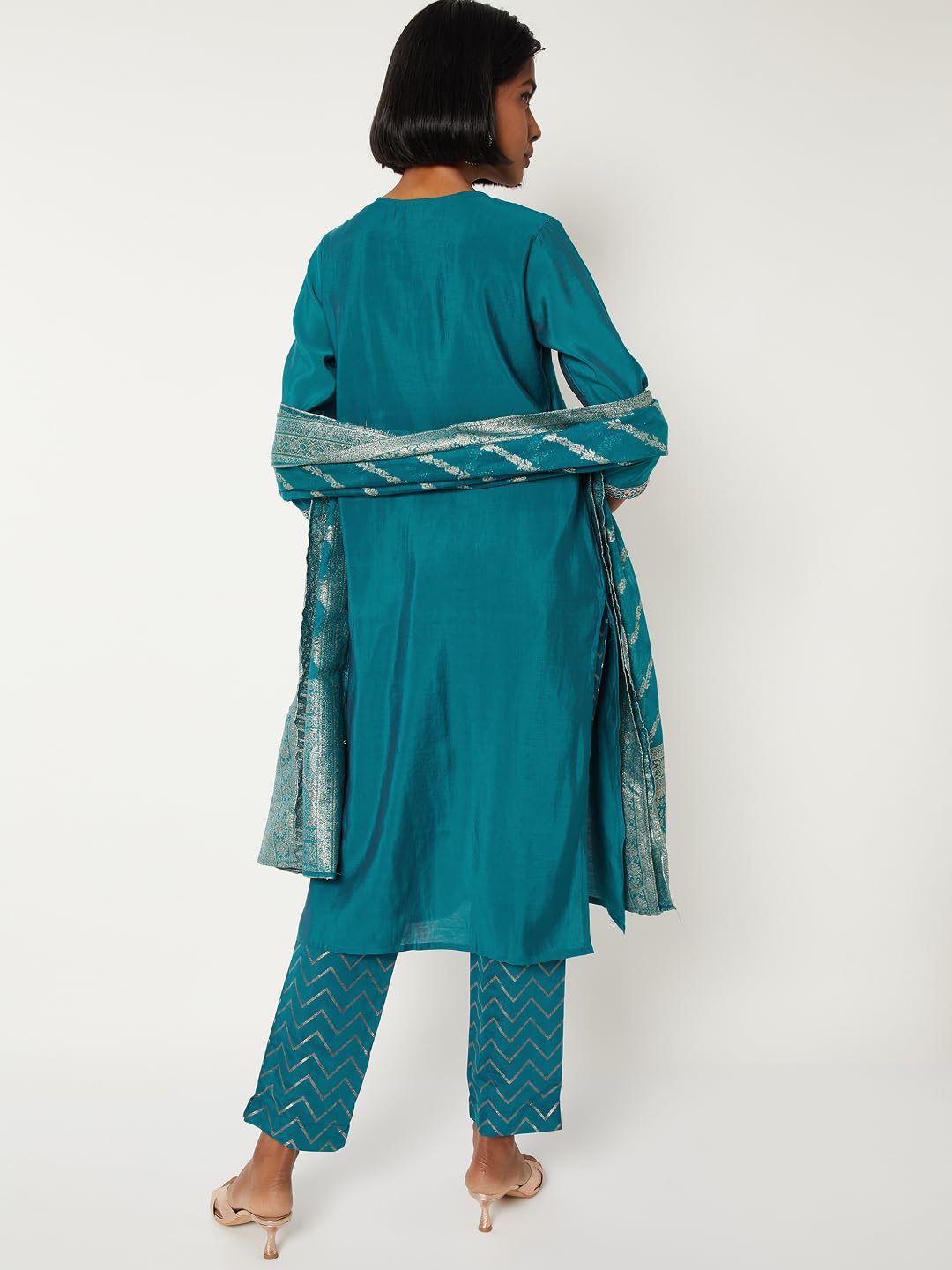 Max Women Embroidered Straight Kurta Set (Blue_L)