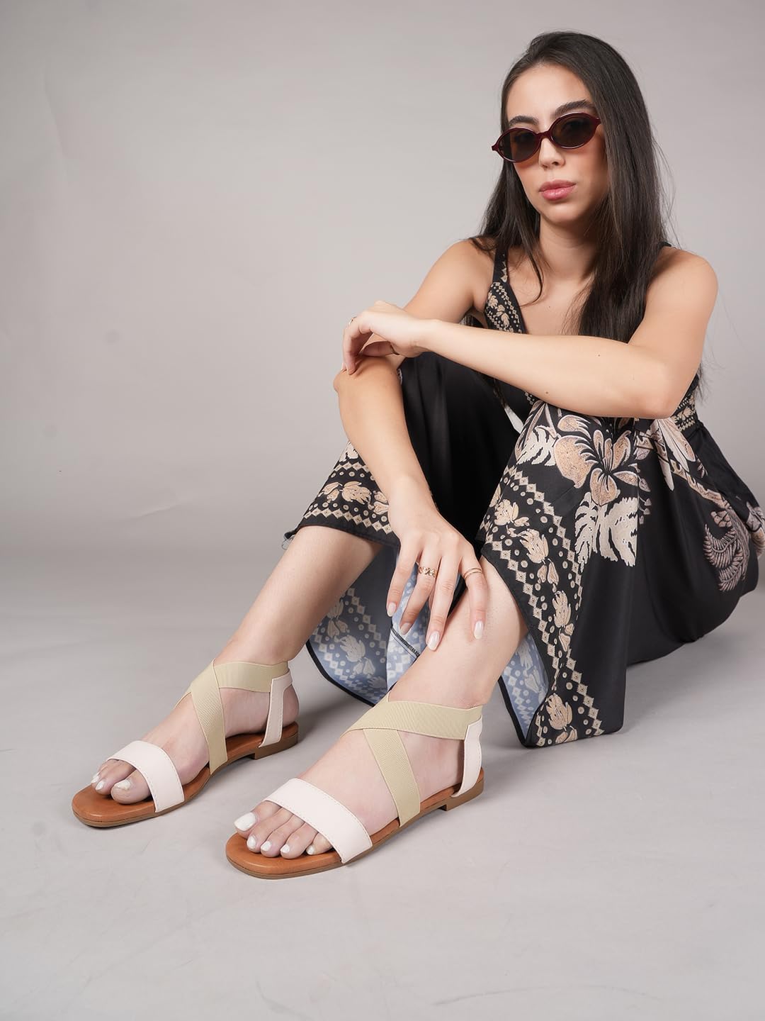 MOZAFIA Women's Slide Sandals | Stylish Comfortable Flat Slip-On Slippers for Casual & Daily Wear (CREAM, UK Footwear Size System, Adult, Women, Numeric, Medium, 8)