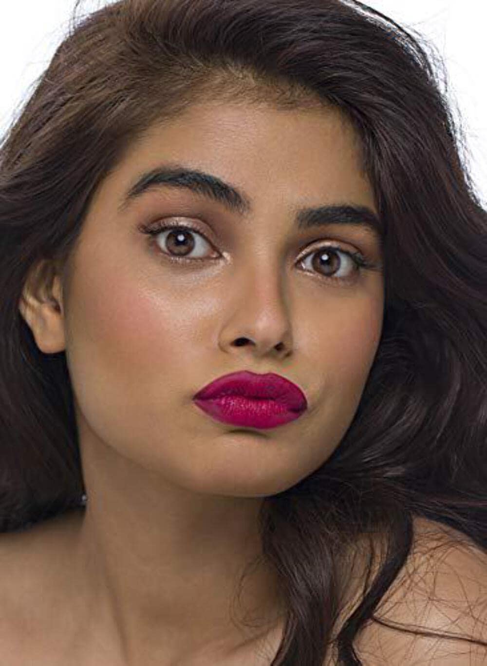 SUGAR Cosmetics Mettle Satin Lipstick | Highly Pigmented & Silky Matte Finish | Creamy Texture | Mango Butter Infused | 2.2 gm - 09 Charlotte (True Blue Red)