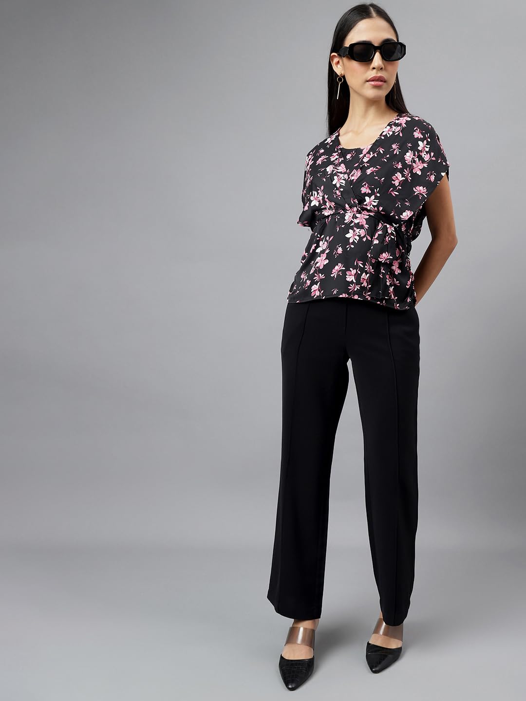 Latin Quarters Women Black Cap Sleeve V-Neck Printed Top_XXL