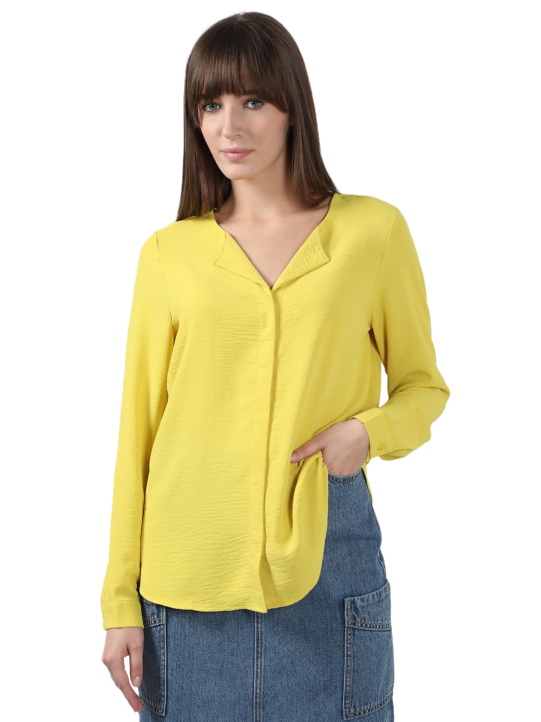 VERO MODA Women's Solid Regular Fit Shirt