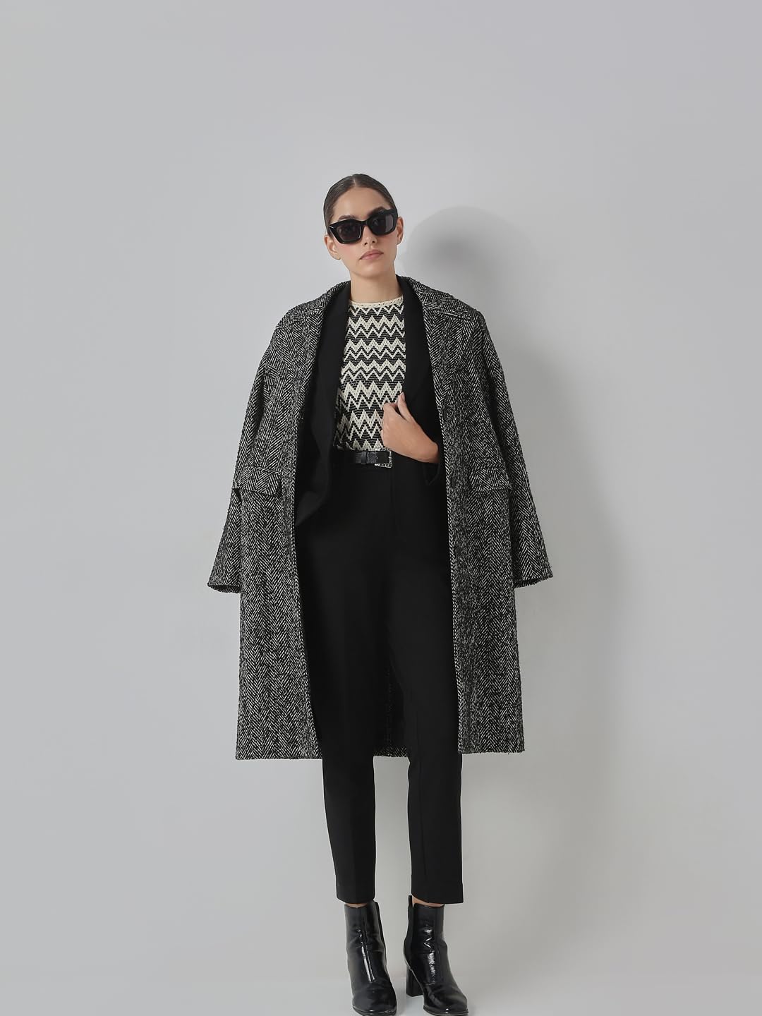 VERO MODA Women's Slim Fit High-Rise Black Trouser