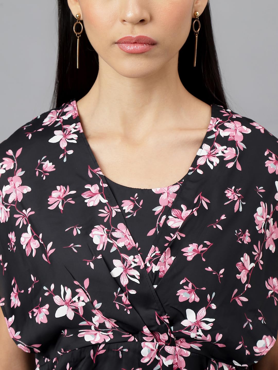 Latin Quarters Women Black Cap Sleeve V-Neck Printed Top_XXL