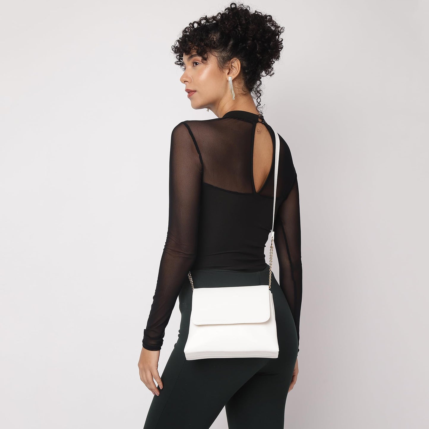 Fastrack Classic Envelope Sling Bag for Women | Stylish Crossbody Bag for Girls, Ladies, Women | Structured Handbag Made of Faux Leather (White)