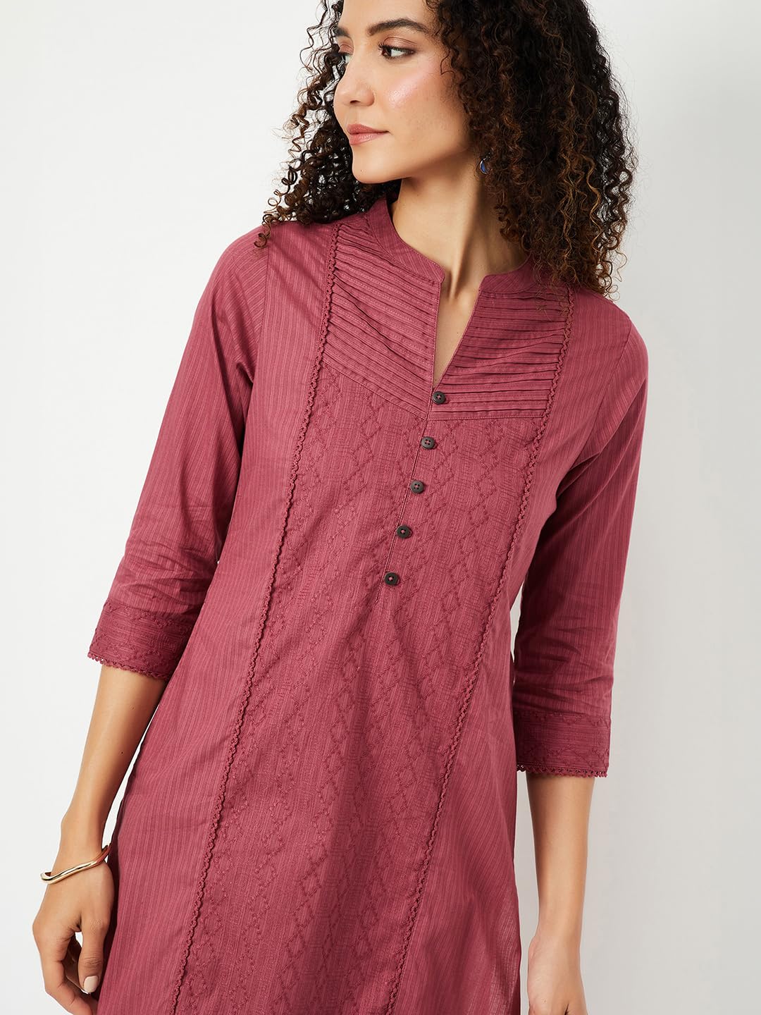 Max Women's Cotton Blend Solid Regular Kurta