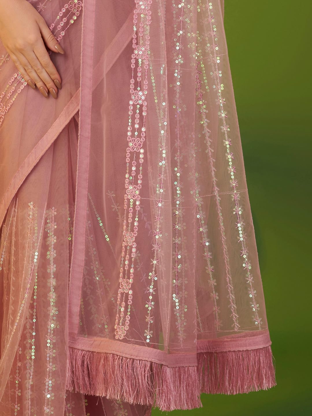 AKHILAM Women's Mauve Net Embellished Lace Work Saree with Unstitched Blouse Piece (AAVYA3501_HV)