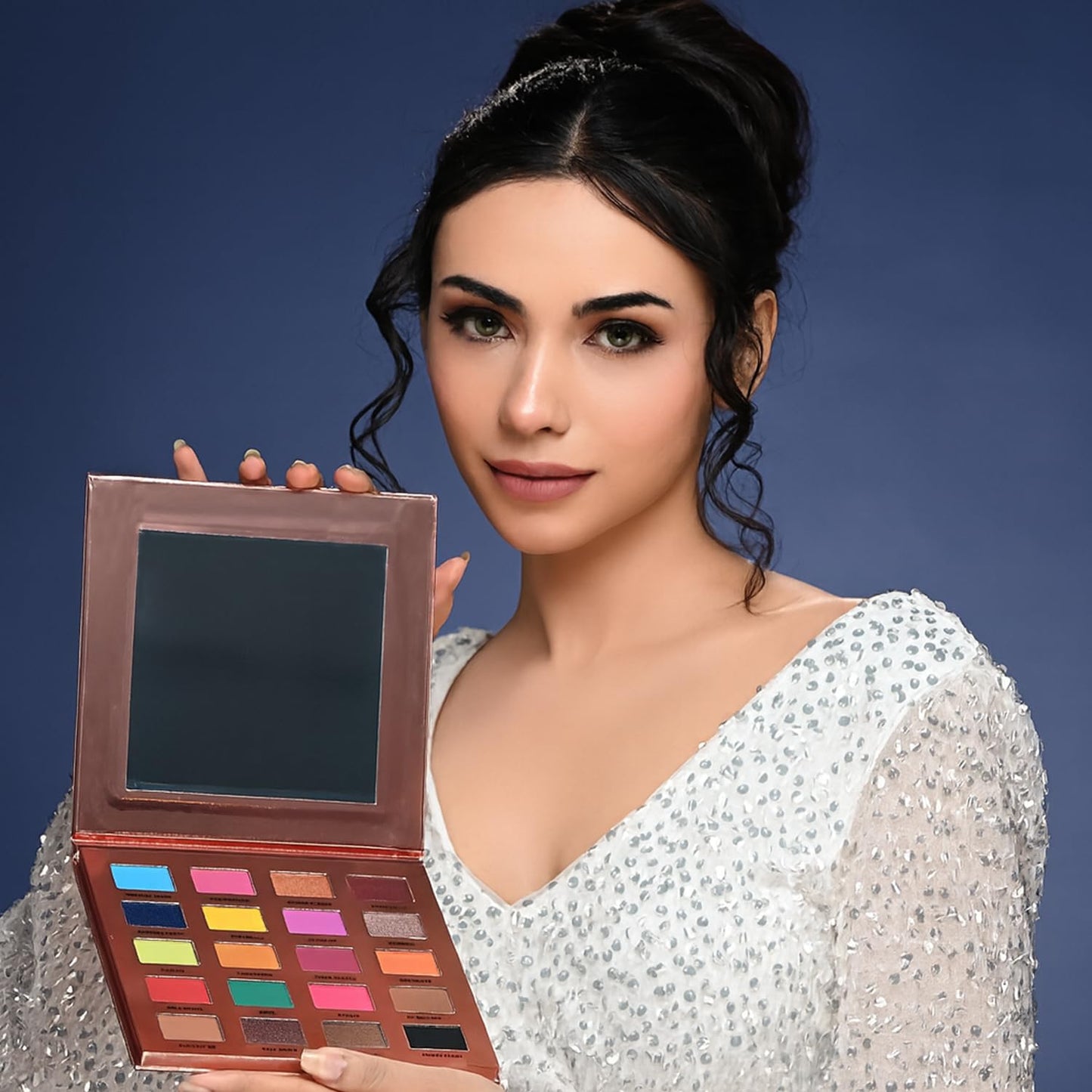 Glam21 Muse Eyeshadow Palette | Highly Pigmented |20 Selected Shades| Highly Pigmented Matte& Shimmer | Long-Lasting, Crease-Free Formula Shades | Professional & Everyday Eye Makeup- 30gm| 02- Divine