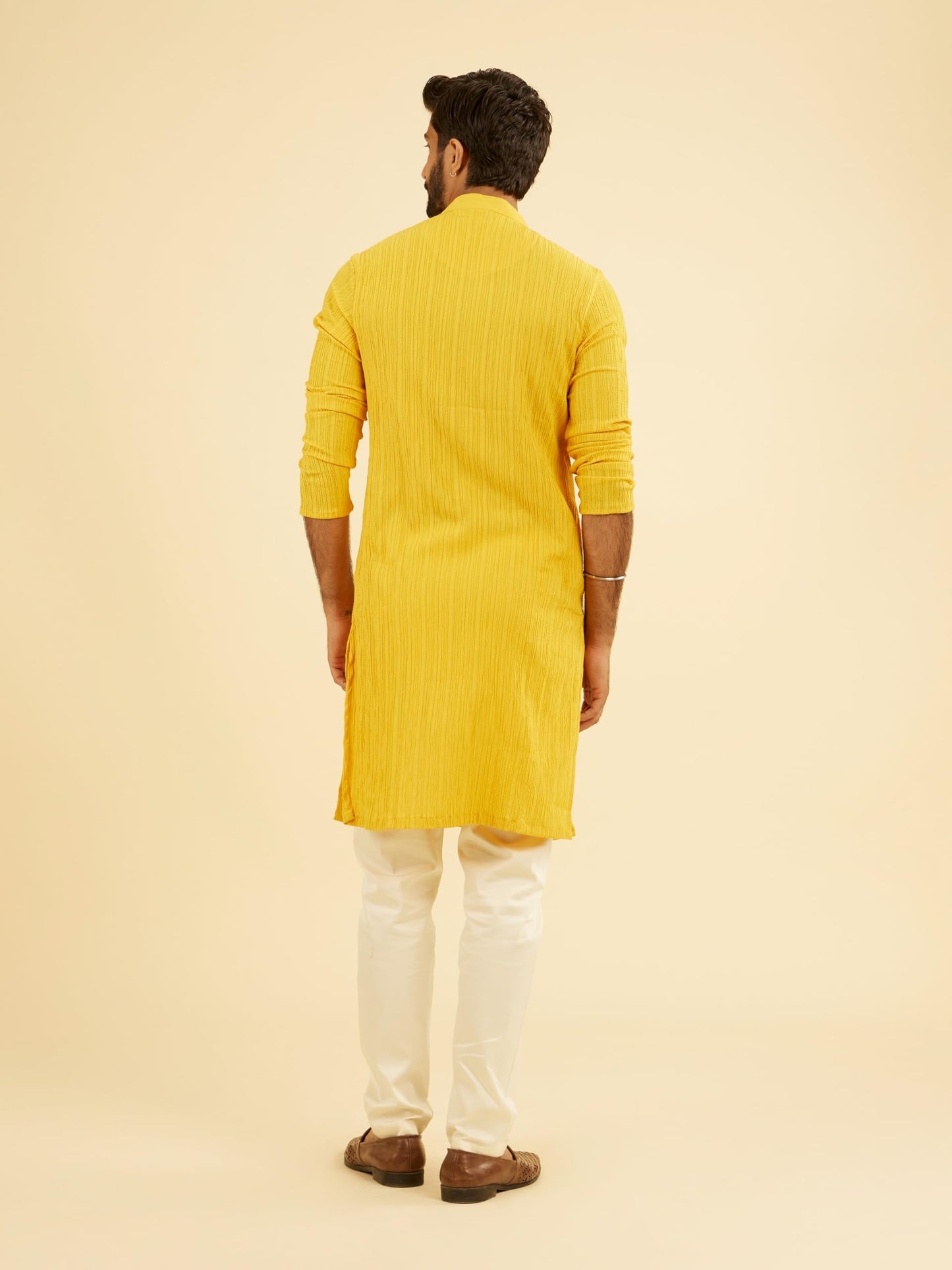 Manyavar Men's Spandex Self Design Kurta (Mustard,XL)