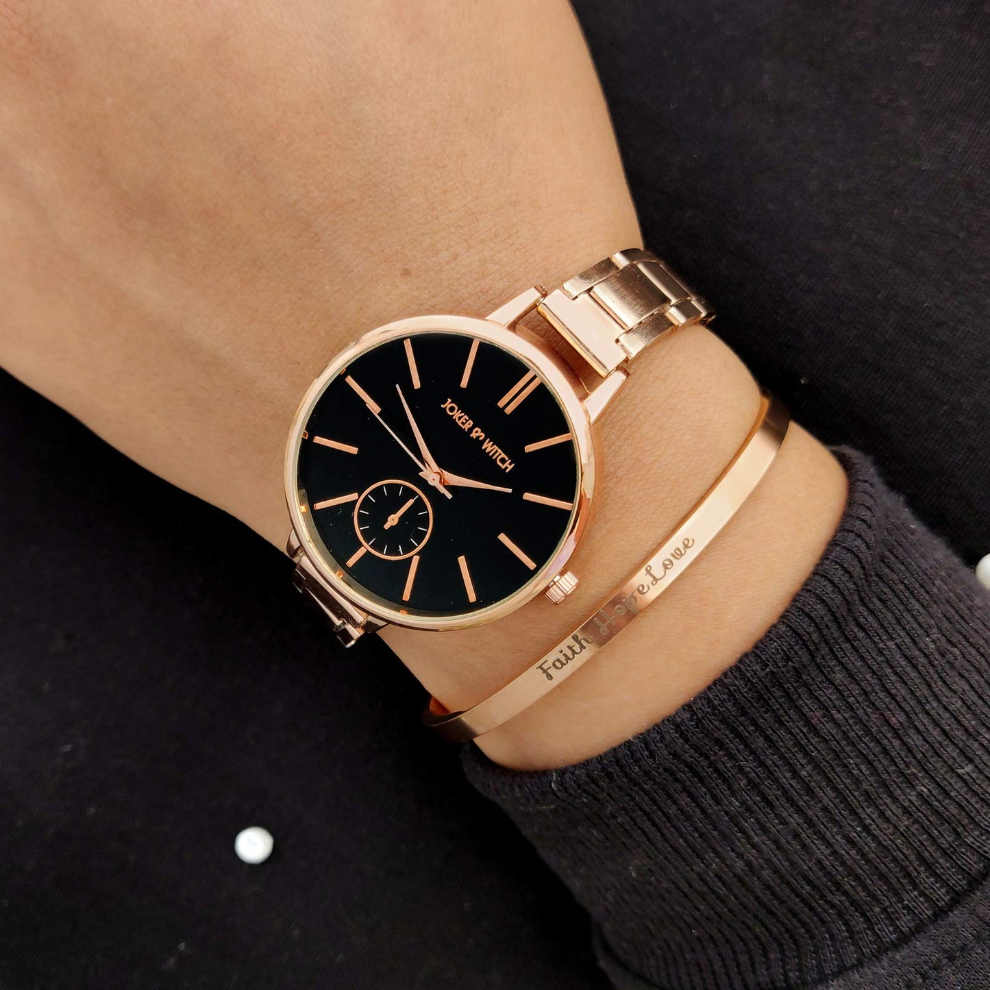 Joker & Witch Stainless Steel Fairy Light Rosegold Analogue Watch Bracelet Stack For Women, Black Dial, Rose Gold Band