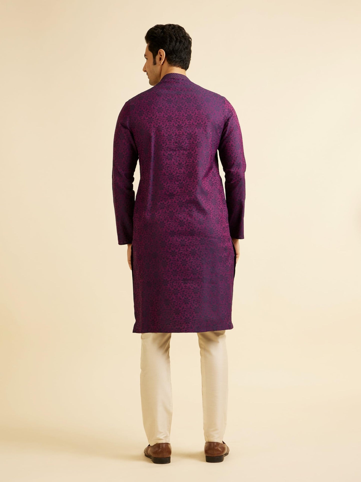 Manyavar Men's Viscose Blend Jacquard Embroidered Kurta Pyjama Set (Purple,L)