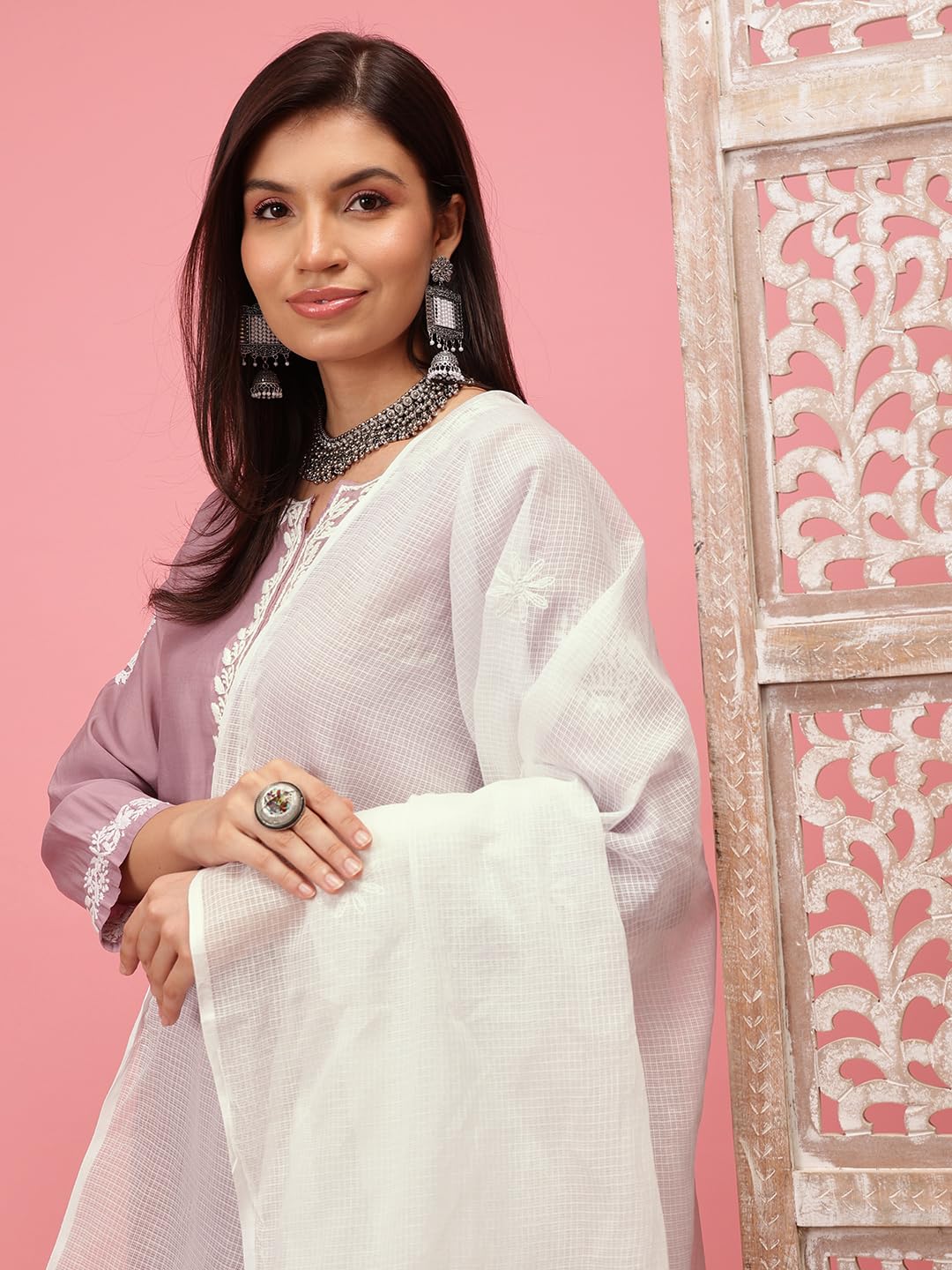Ada Cotton Blend Hand Embroidered Lucknowi Chikankari Ethnic Wear White Kota Doria Dupatta For Women A511221, Free Size
