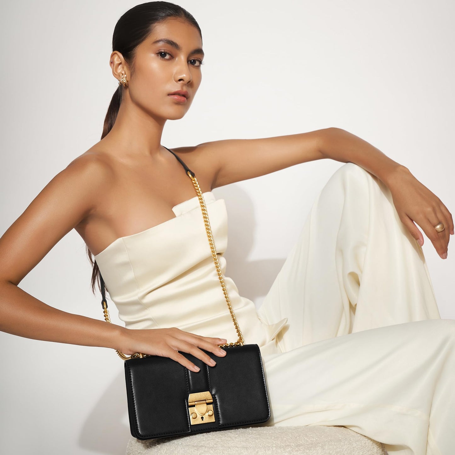 Miraggio Scarlet Solid Crossbody Bag with Convertable Sling/Shoulder Chain for Women