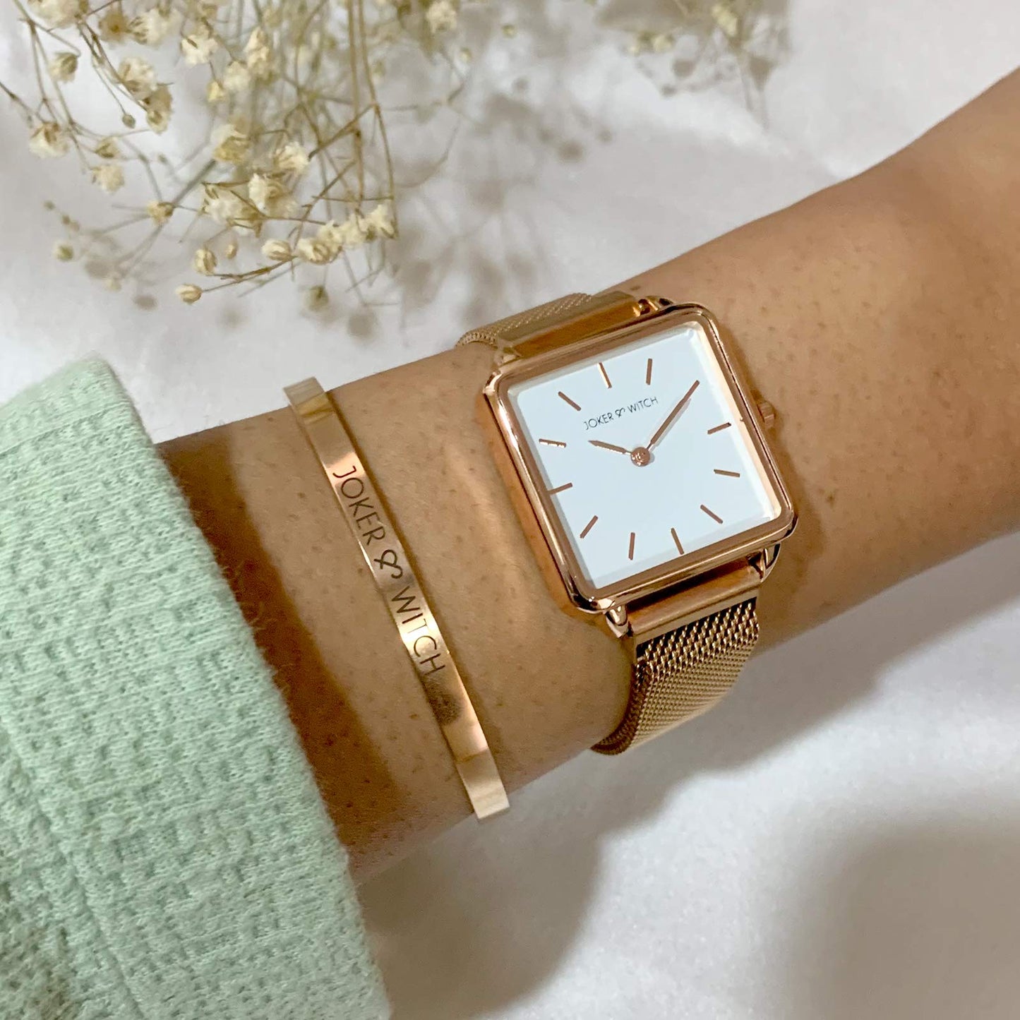 Joker & Witch Stainless Steel Pink Flutter Rosegold Analogue Watch Bracelet Stack for Women, White Dial, Rose Gold Band