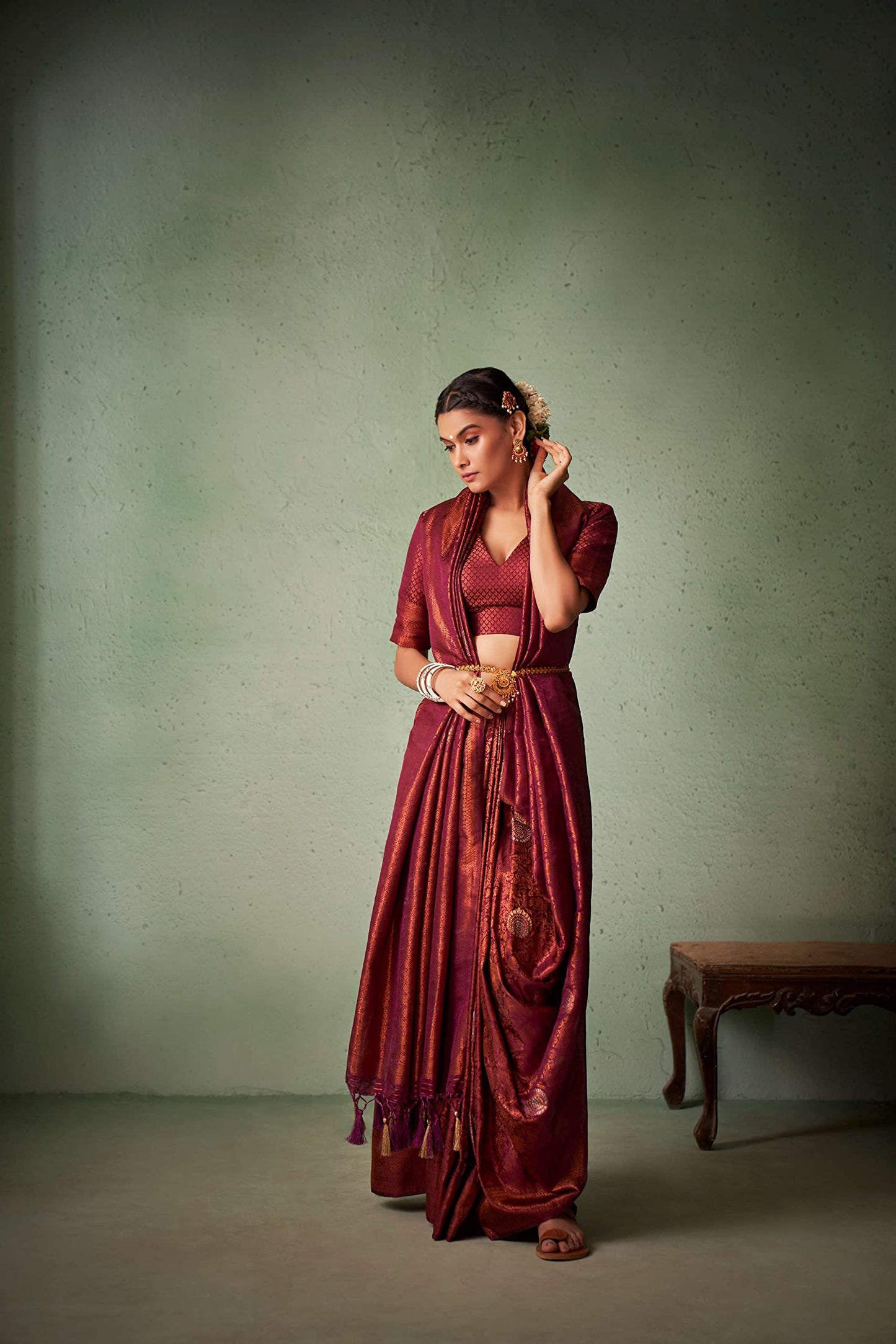 Vardha Women's Kanchipuram Art Silk Saree with Unstitched Blouse Piece - Copper Zari Woven Work Sarees for Wedding (Anvaya_550)