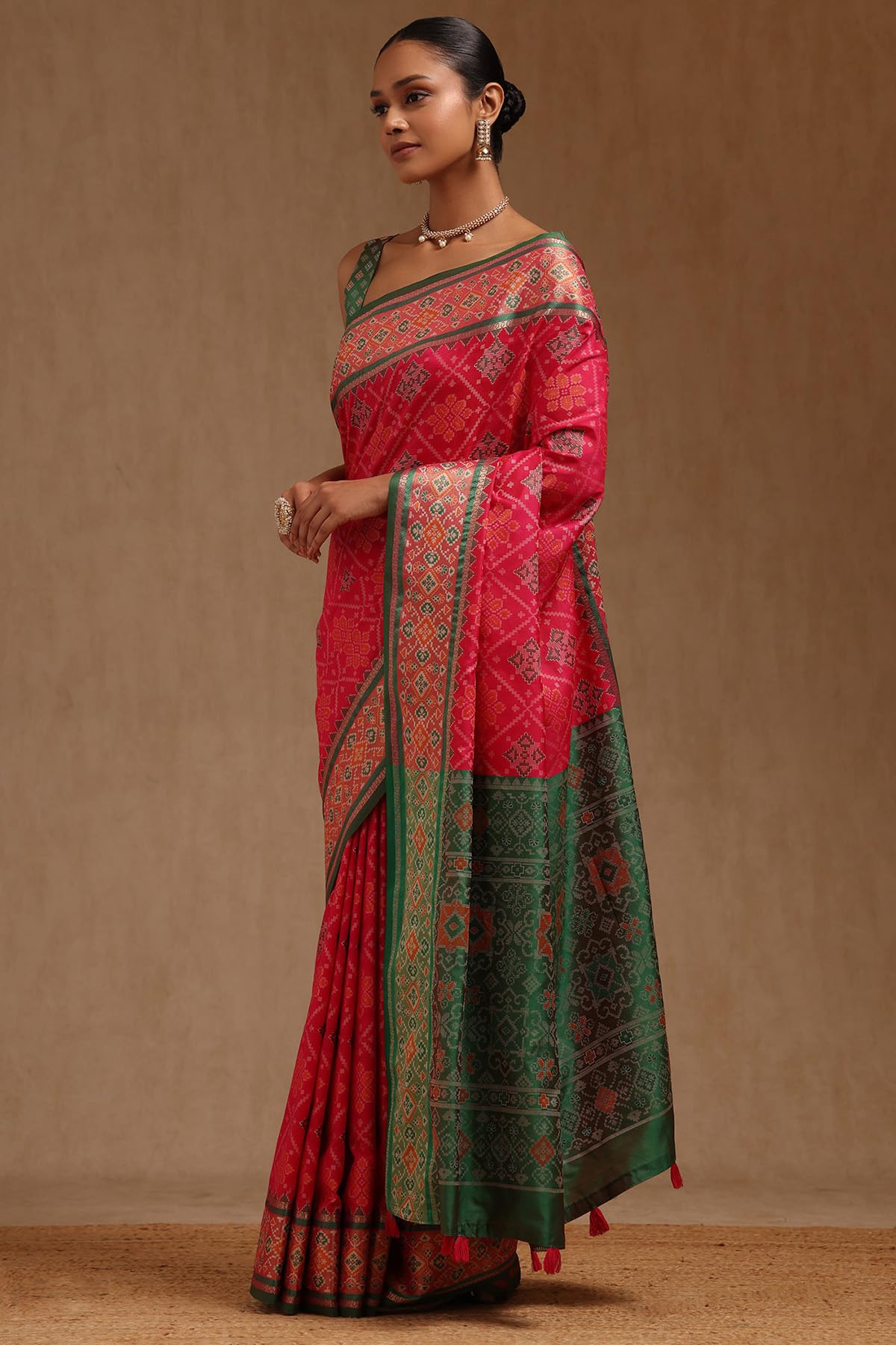 Soch Womens Fuchsia Silk Blend Woven Design Saree With Thread Work