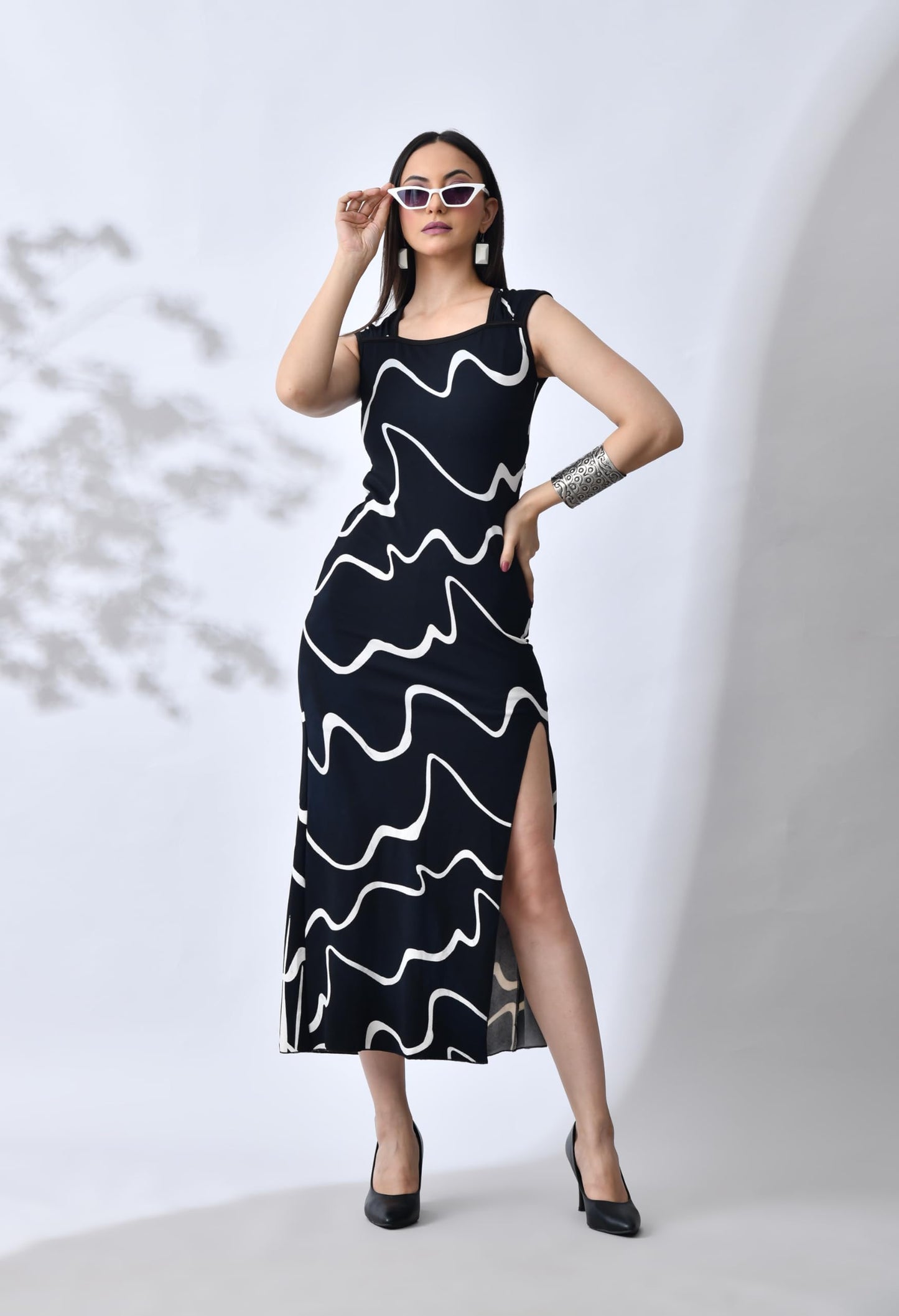 IUGA Black Lahariya Print Bodycon Maxi Dress with Square Neck and Front Slit