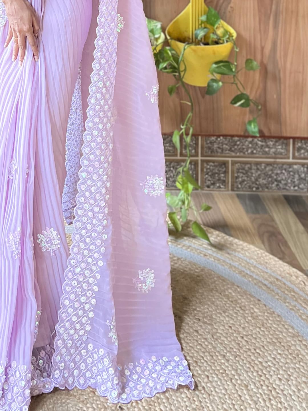 AKHILAM Women's Lavendar Georgette Sequins Embellished Saree with Unstitched Blouse Piece (KESARI4205_KR)