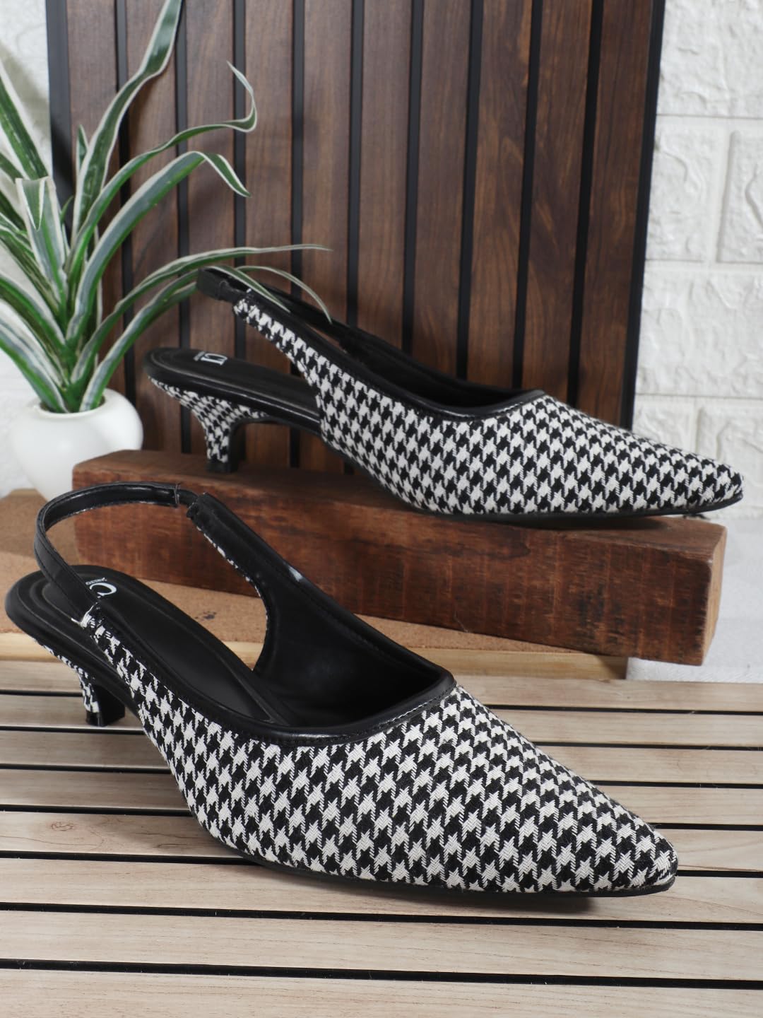 Carlton London Women Shoes,Black-White,UK-8